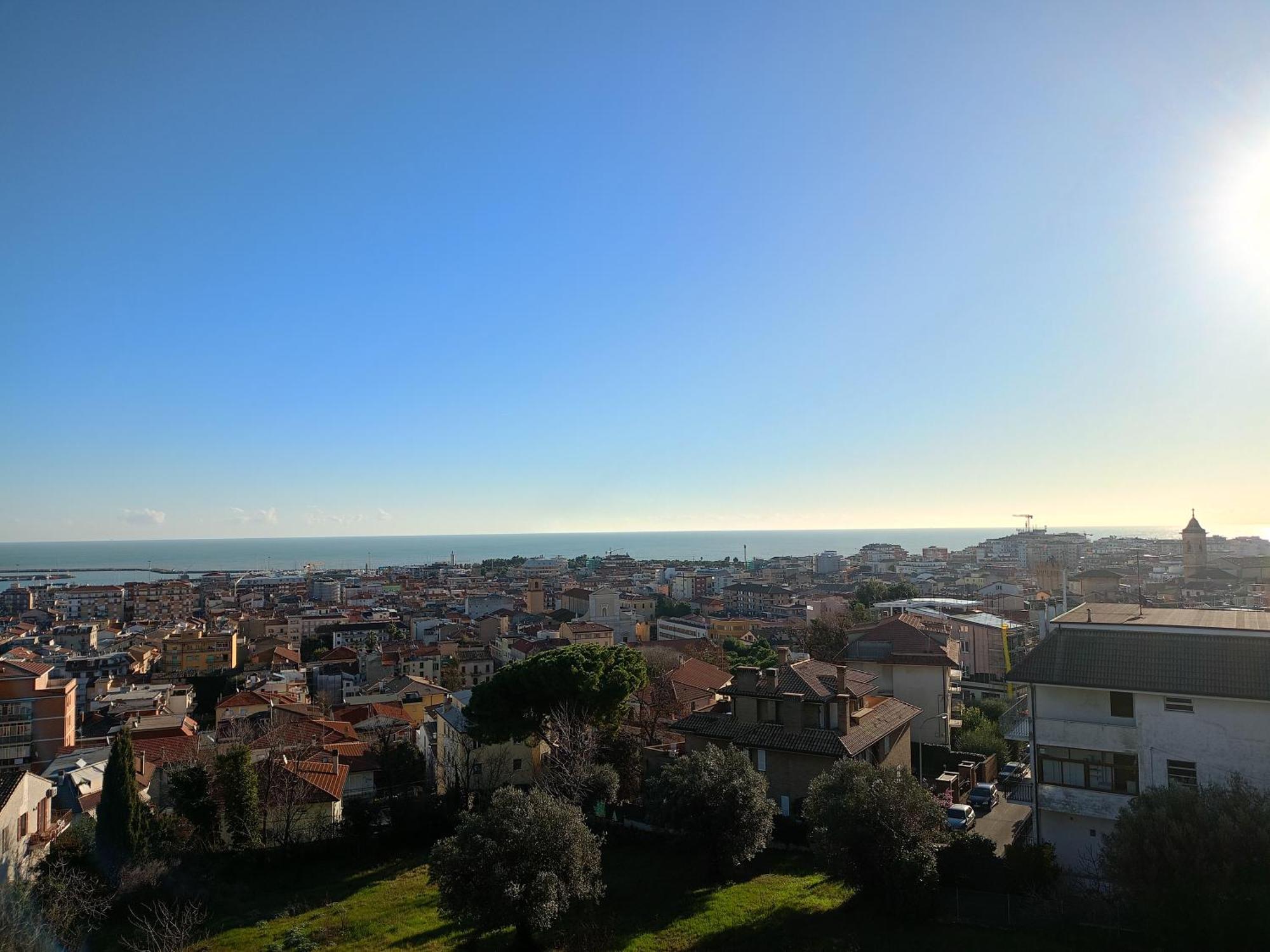 Hotel Casa Del Fiordaliso San Benedetto del Tronto Exterior foto